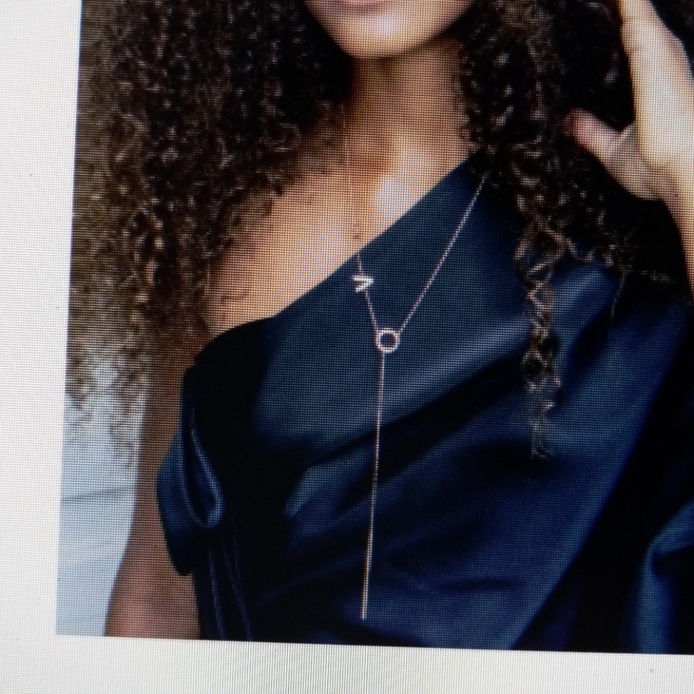 Jennifer Zeuner necklace